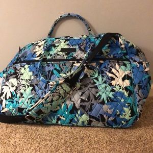 Vera Bradley camofloral grand traveler